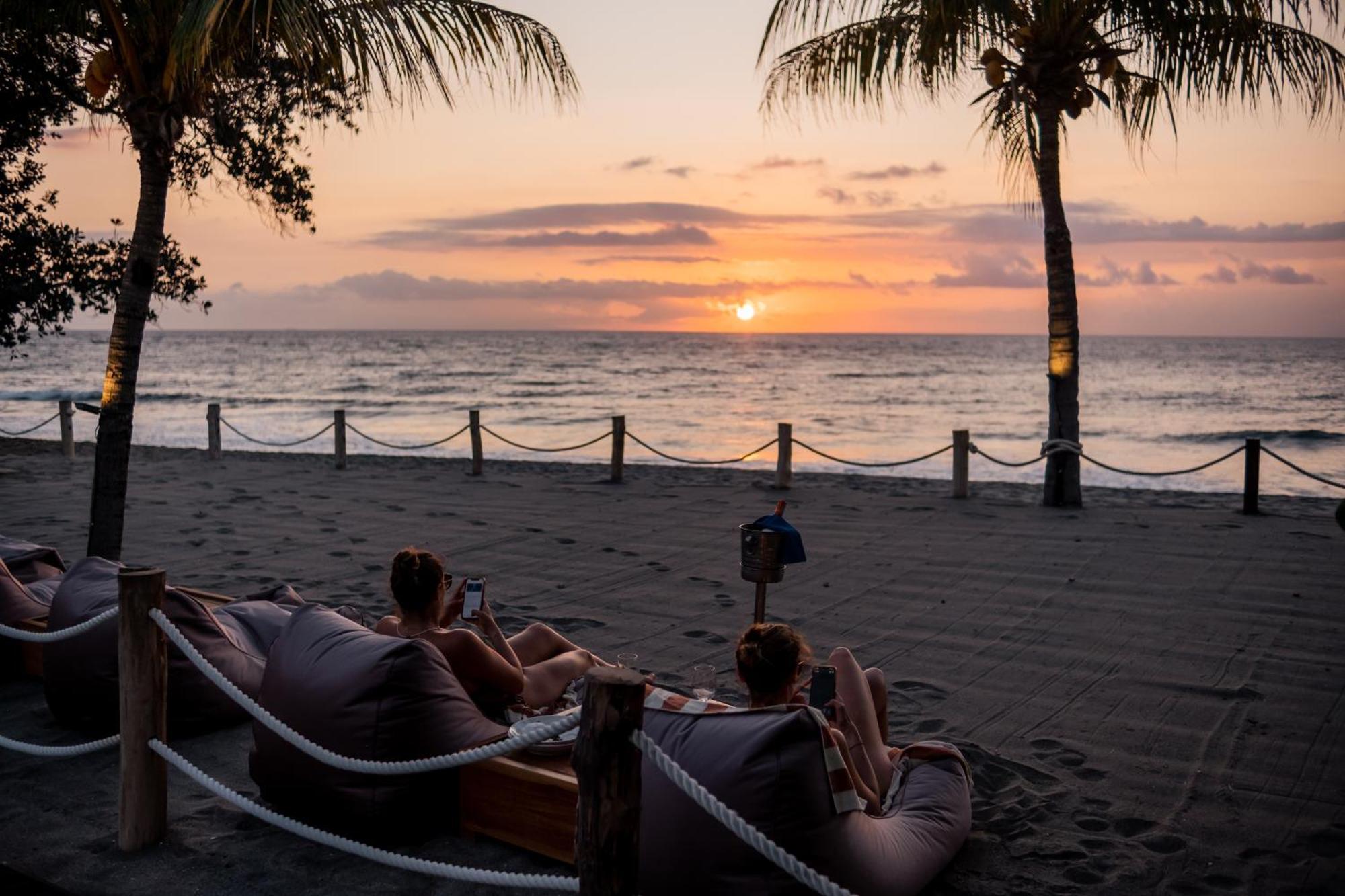 Living Asia Resort And Spa Senggigi Εξωτερικό φωτογραφία